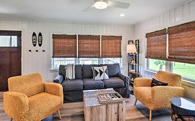 Breezy Surfside Beach Home With Deck Walk To Beach